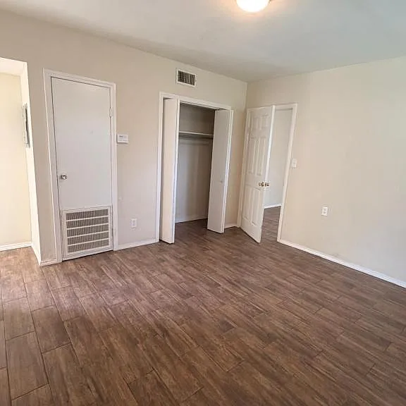 802C S Texas Blvd — Photo 11