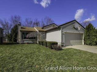 739 Cloverdale Ave NW, Grand Rapids, MI 49534