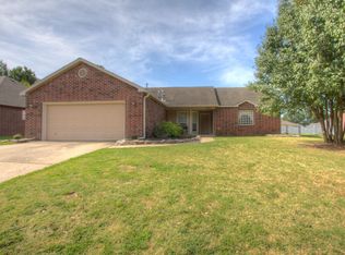 8217 E Norman Ave, Broken Arrow, OK 74014