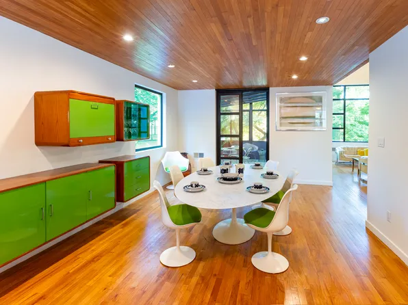 712 Ladd Road image 8 of 32