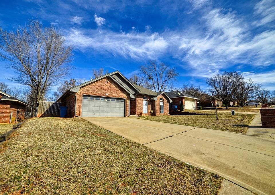 1st image of 923 Castle Rd