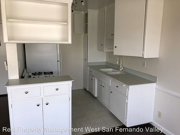 4th image of 1201 N Kingsley Dr APT 11