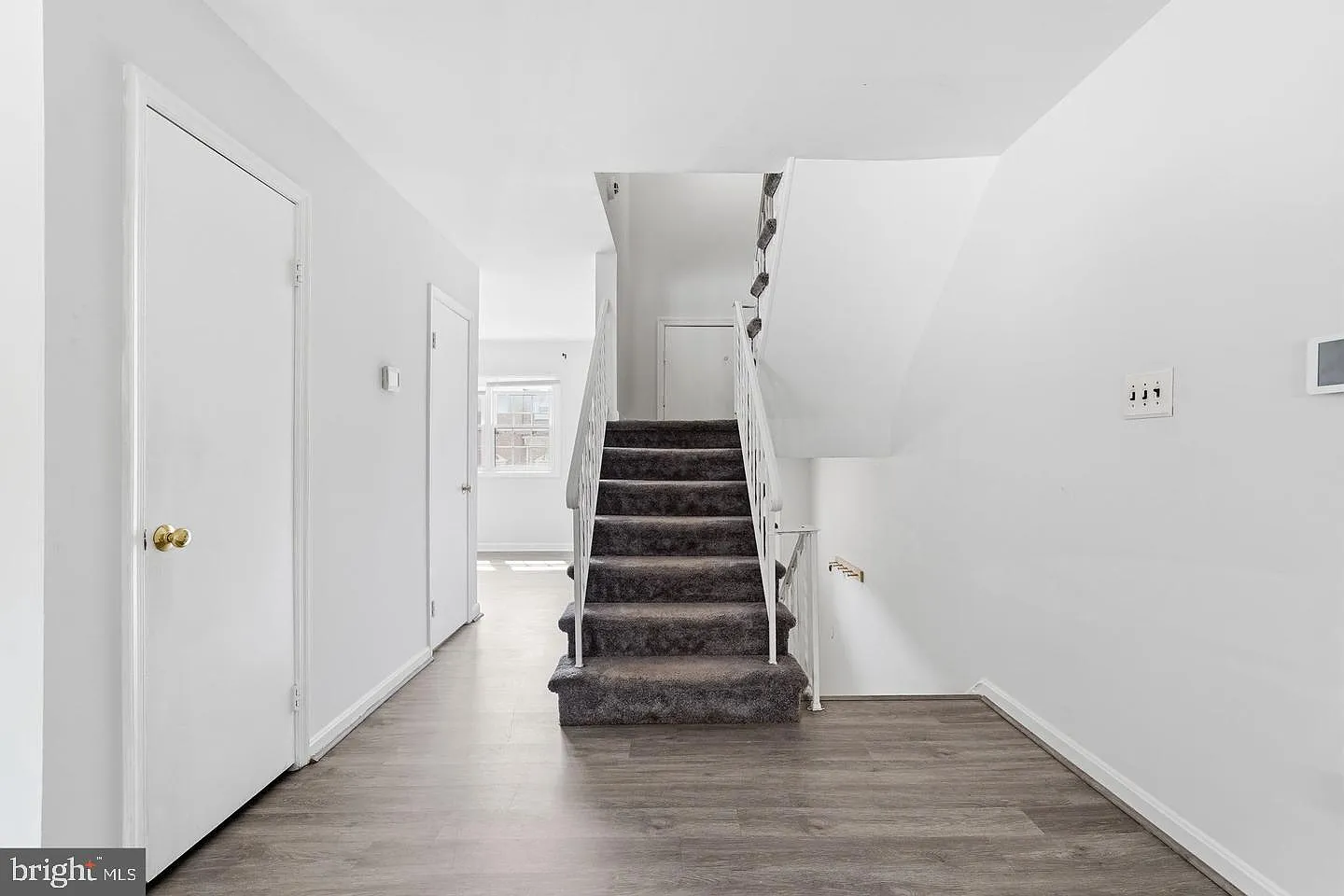 3 bed, 2.5 bath, 2140 sqft, $2,600 — Photo 3