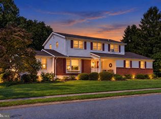821 N Country Club Dr, Newark, DE 19711