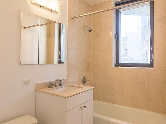 5th image of 235 W 48th St APT 9C