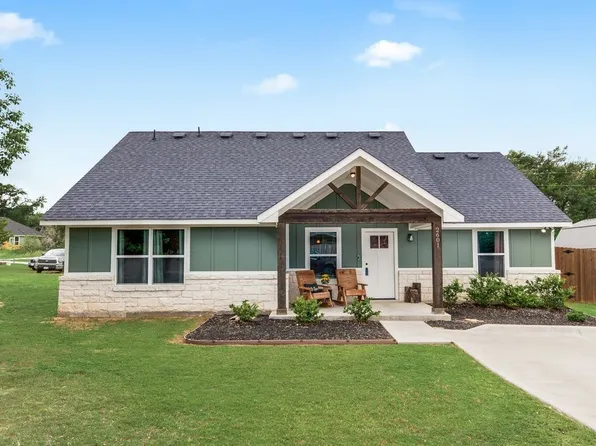 2601 Houston Ct, Granbury, TX 76048