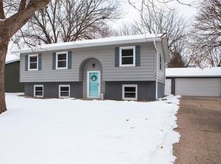 5285 NW 66th Ave, Johnston, IA 50131