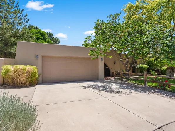 7816 Charger Trl NE, Albuquerque, NM 87109