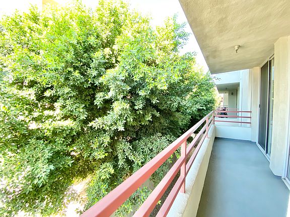 4th image of 1323 N Sierra Bonita Ave #314