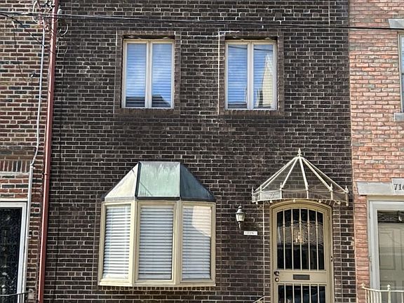 2nd image of 718 S Hutchinson St