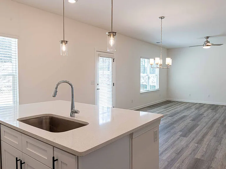 3348 Pepperpike Ct — Photo 8