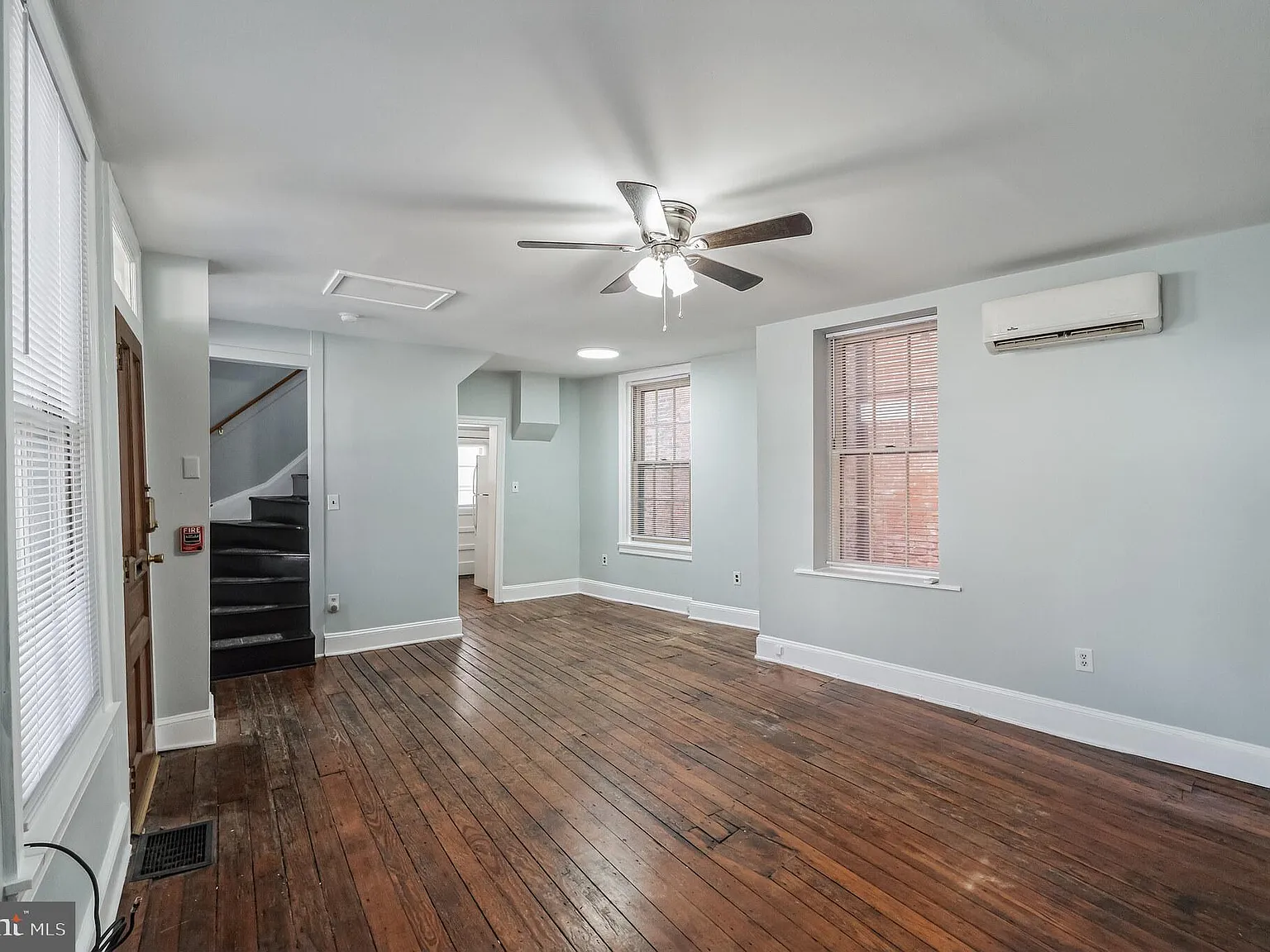 1 bed, 1.0 bath, 950 sqft, $1,700 — Photo 3