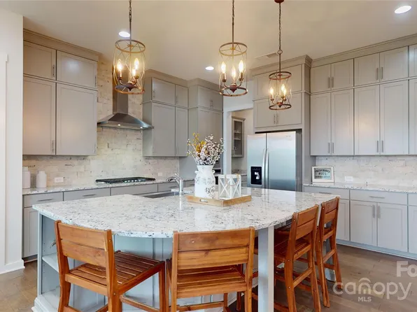 2402 Paddlers Cove Dr, Clover, SC 29710