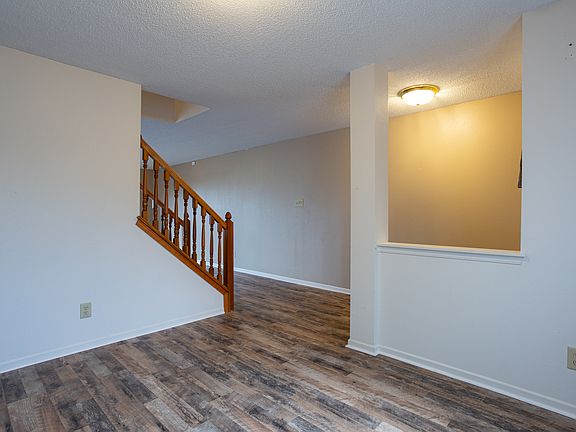 5th image of 1886 Evergold Cir