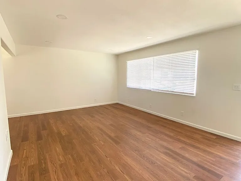 1025 N Lupine St — Photo 9