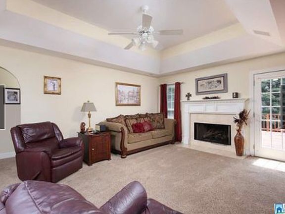 5th image of 4727 Longwood Cir