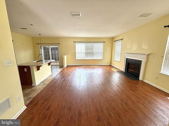 5th image of 453 Aston Villa Dr