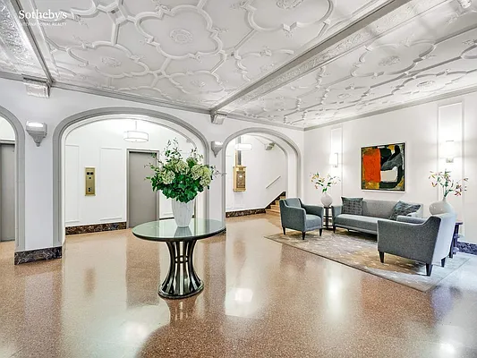Sold by Sotheby's International Realty | media 3