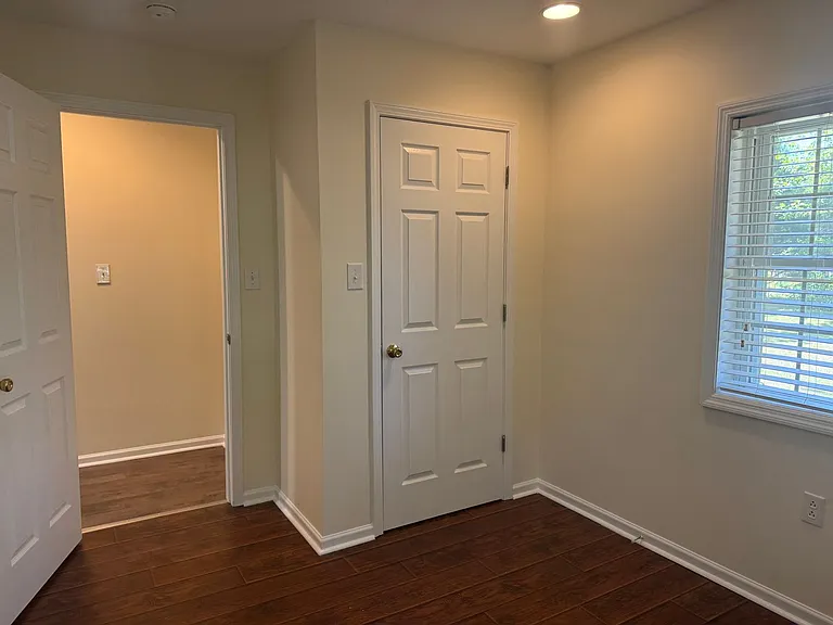 950 Perrytown Rd — Photo 17