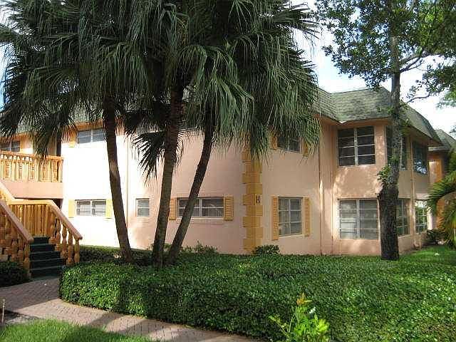1st image of 760 SE 2nd Avenue #H102