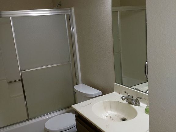 5th image of 2805 Oak Creek Ct
