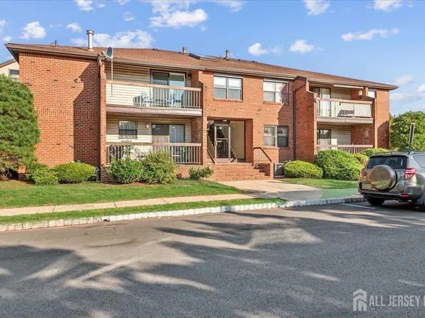 131 Beverly Hill Ter Unit E, Woodbridge, NJ 07095