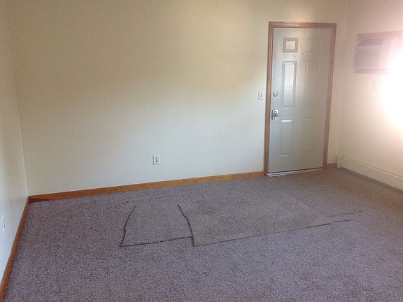 5th image of 214 Woodcrest Dr APT D