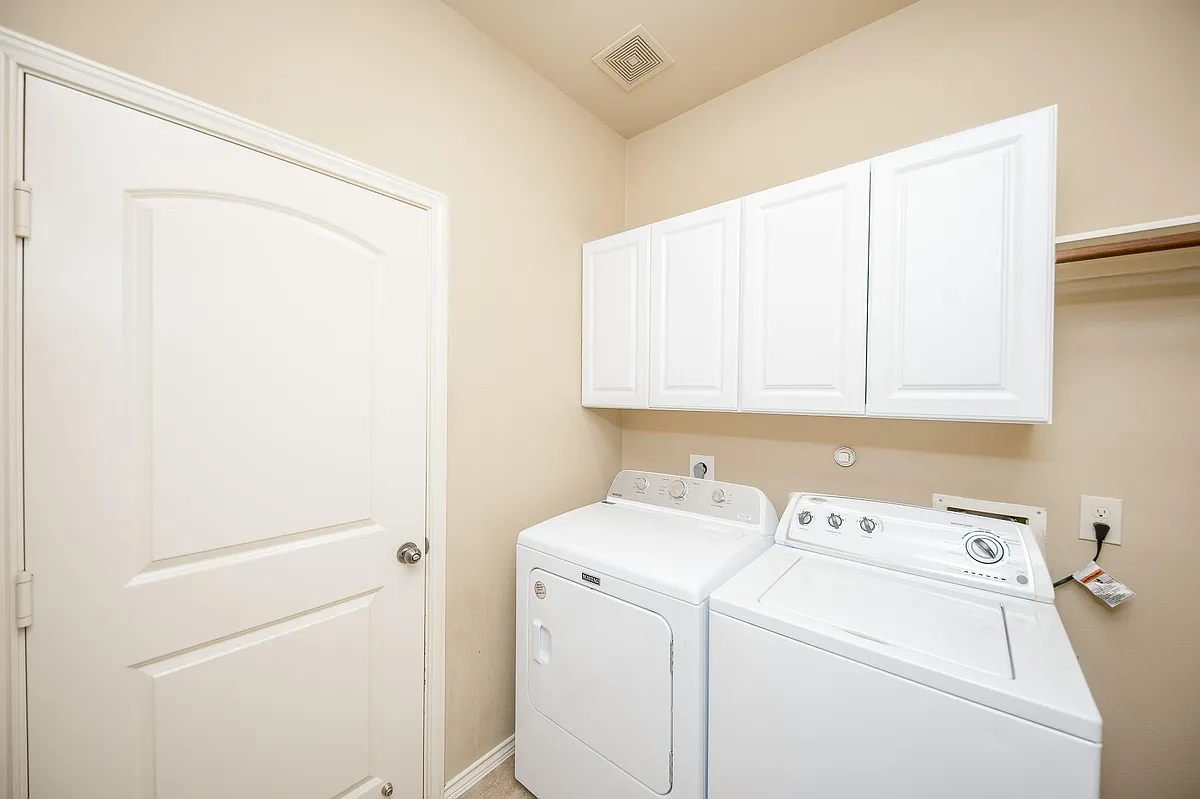 Building Photo - 4019 Windmill Creek Dr