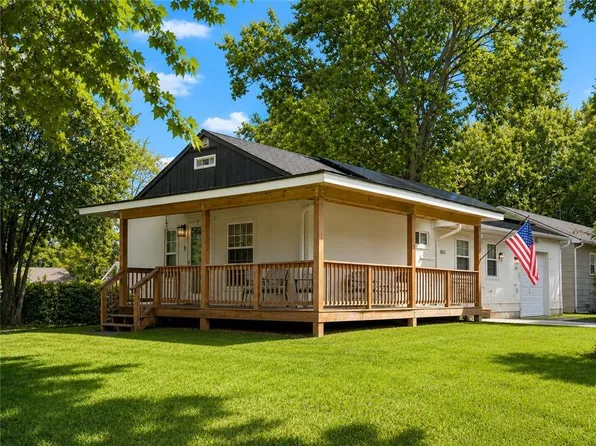 800 N 80th Ter, Kansas City, KS 66112