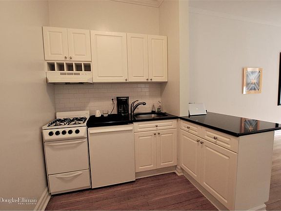 4th image of 48 E End Ave Unit 48-3D