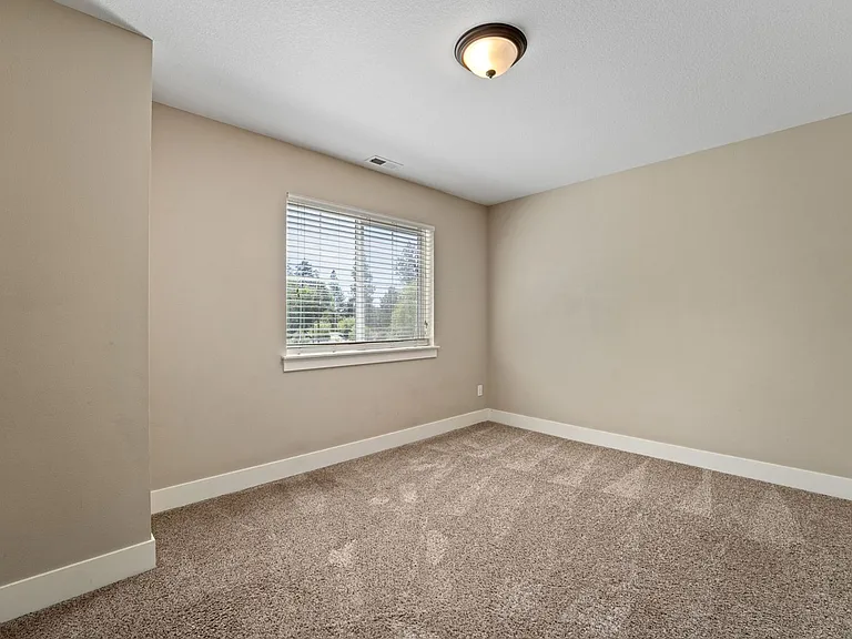 1064 SE Leonel Ln — Photo 31