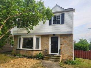3862 Silsby Rd, University Heights, OH 44118