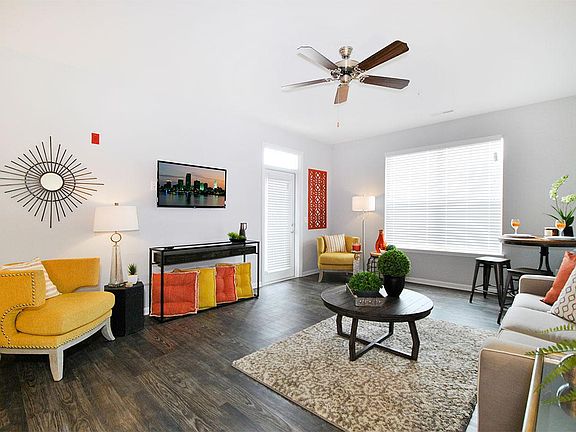 3rd image of 368 Beacon Light Cir #308