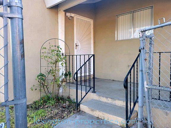 3rd image of 2921 Del Paso Blvd