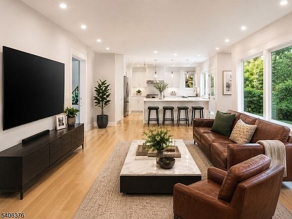 3rd image of 55 Rock Spring Ave