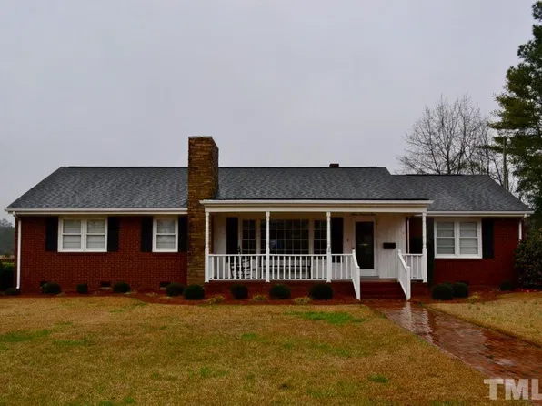 304 S Pine St, Benson, NC 27504