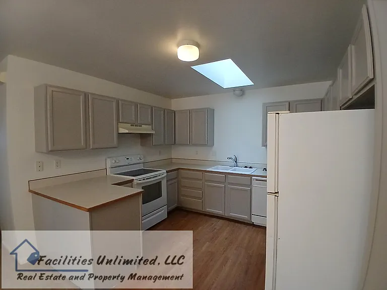 272 Acacia Dr — Photo 5