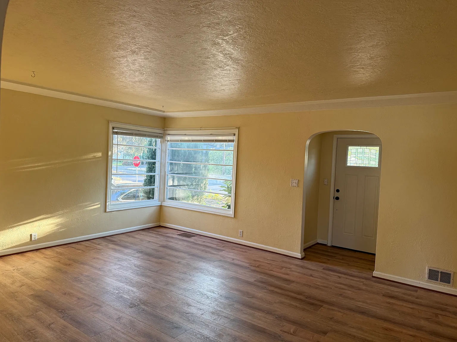 NE Everett St, Camas — Photo 3