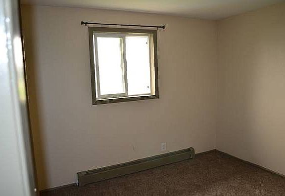 5th image of 2413 Wyoming St