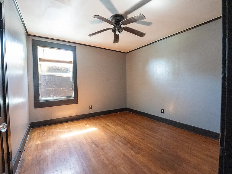 3948 Carlton St — Photo 12