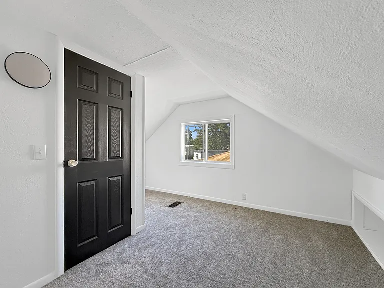 3044 Hickory Grove Ave — Photo 9