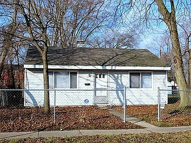 1609 N Olive St — Photo 8