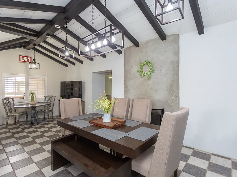 610 W Hermosa Dr — Photo 8