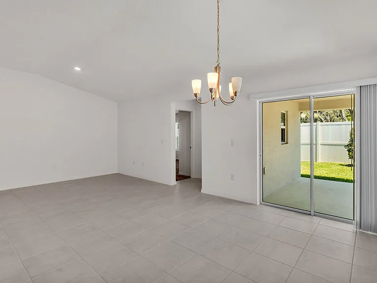 727 Chestnut Ln — Photo 12