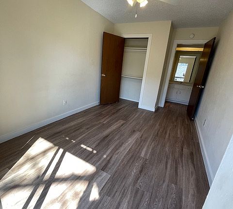 4th image of 4205 Speedway #305