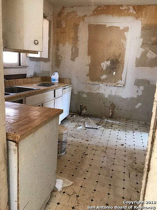 1st image of 111 Fredonia St