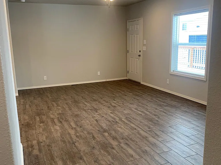 415 Patterson Ave — Photo 14
