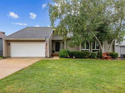 2415 Camelot Ave NW, Cedar Rapids, IA, 52405