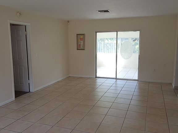 5th image of 144 Marion Oaks Ln