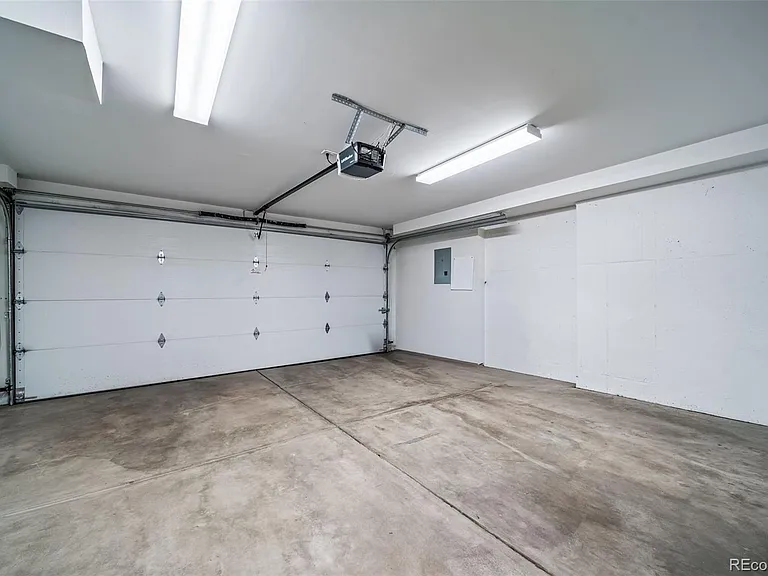 435 S Forest St #6 — Photo 39
